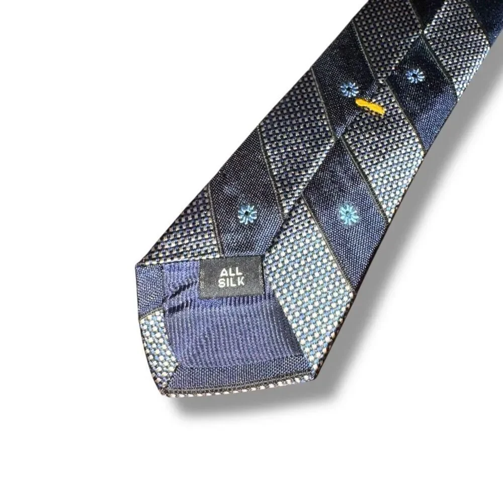Oxxford Clothes Handmade in USA 100% Silk Striped Flower Tie
